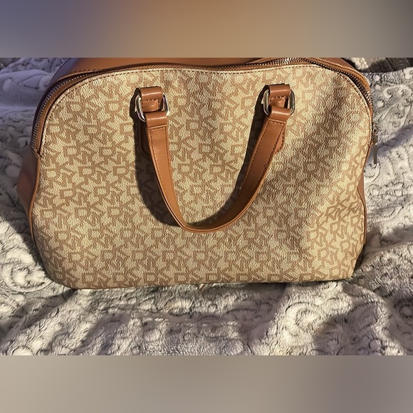 Authentic DKNY purse - Picture 2 of 4